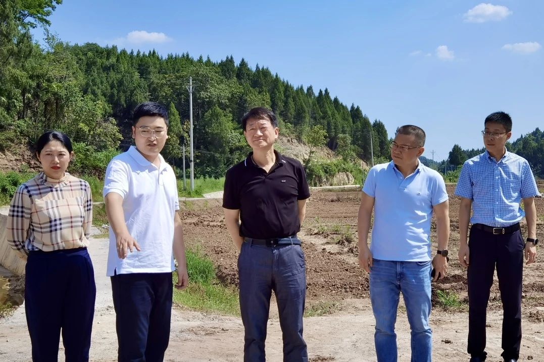 省yl6809永利集团党委书记、董事长任丁率队赴巴中南充两地发展助扶工作