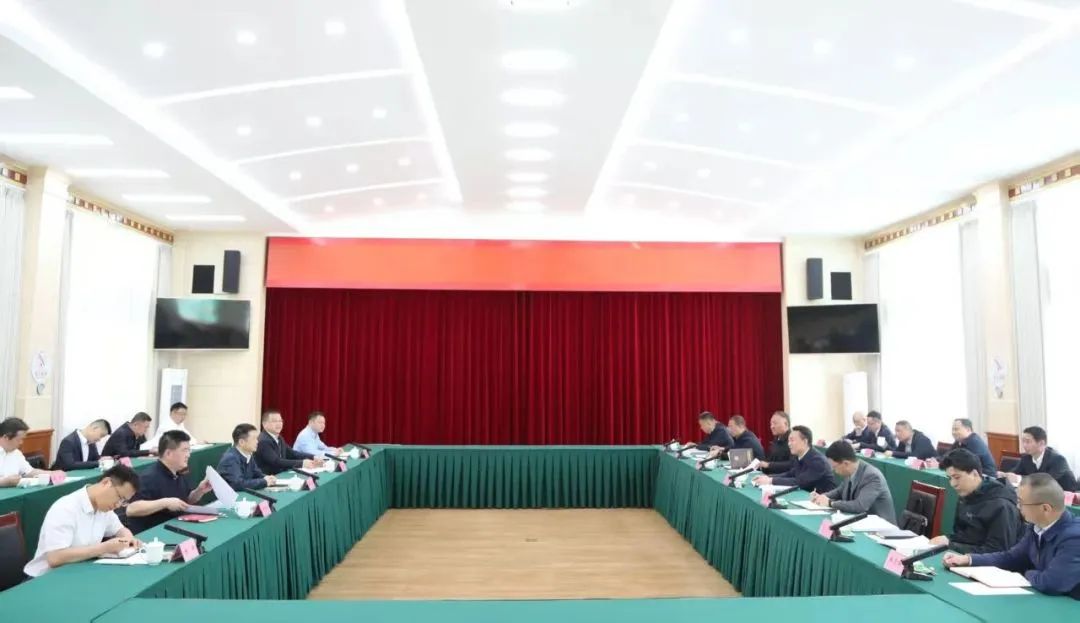 省yl6809永利集团与甘孜州进行座谈互换会